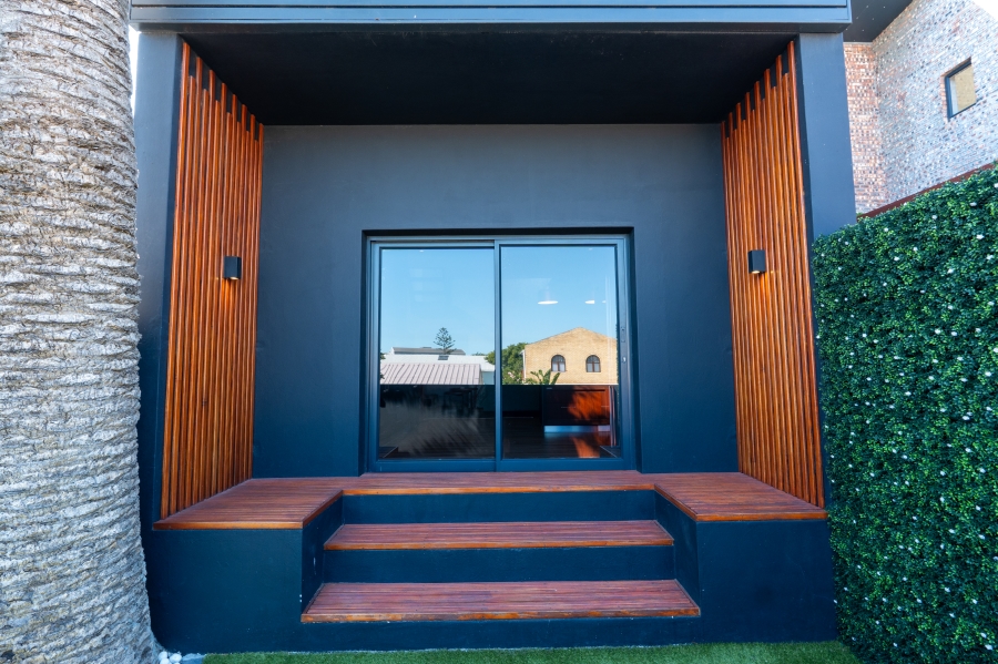 5 Bedroom Property for Sale in Van Riebeeckstrand Western Cape